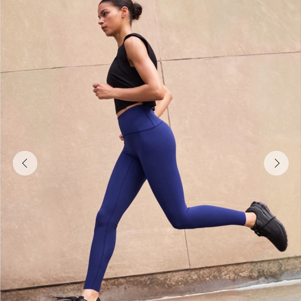 🚫SOLD🚫NWTs Women’s SPANX Active Booty Boost Leggings size Med